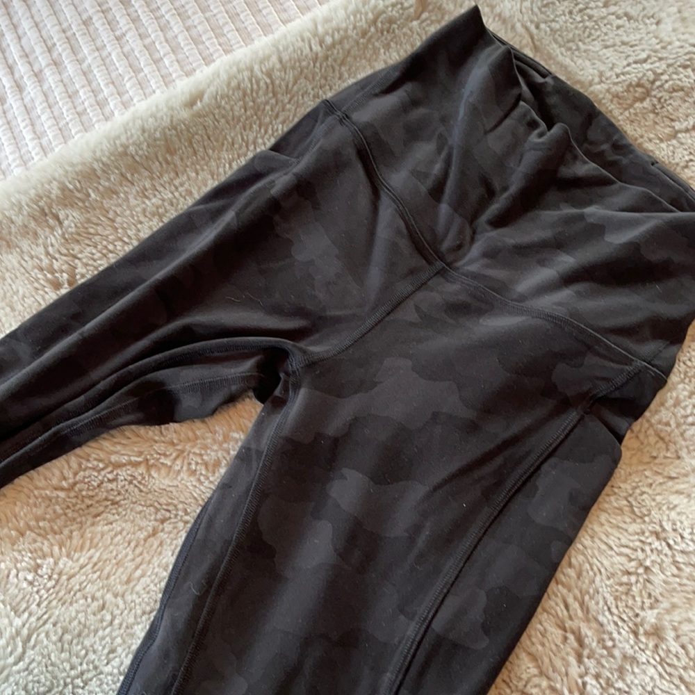 Lululemon Align with pockets camo legging 25”